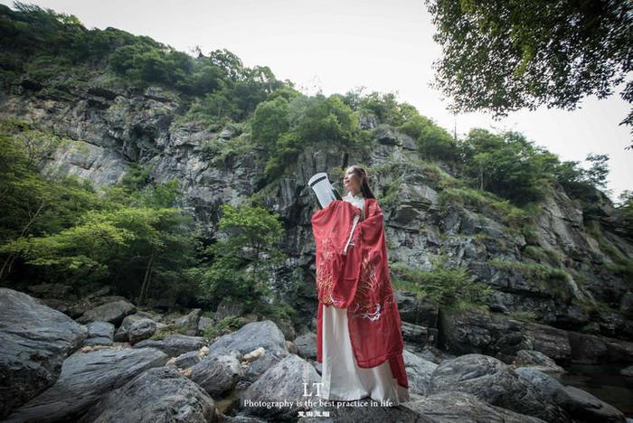 为什么孕期的女性情绪更敏感，一点事就容易崩溃？游戏画面
